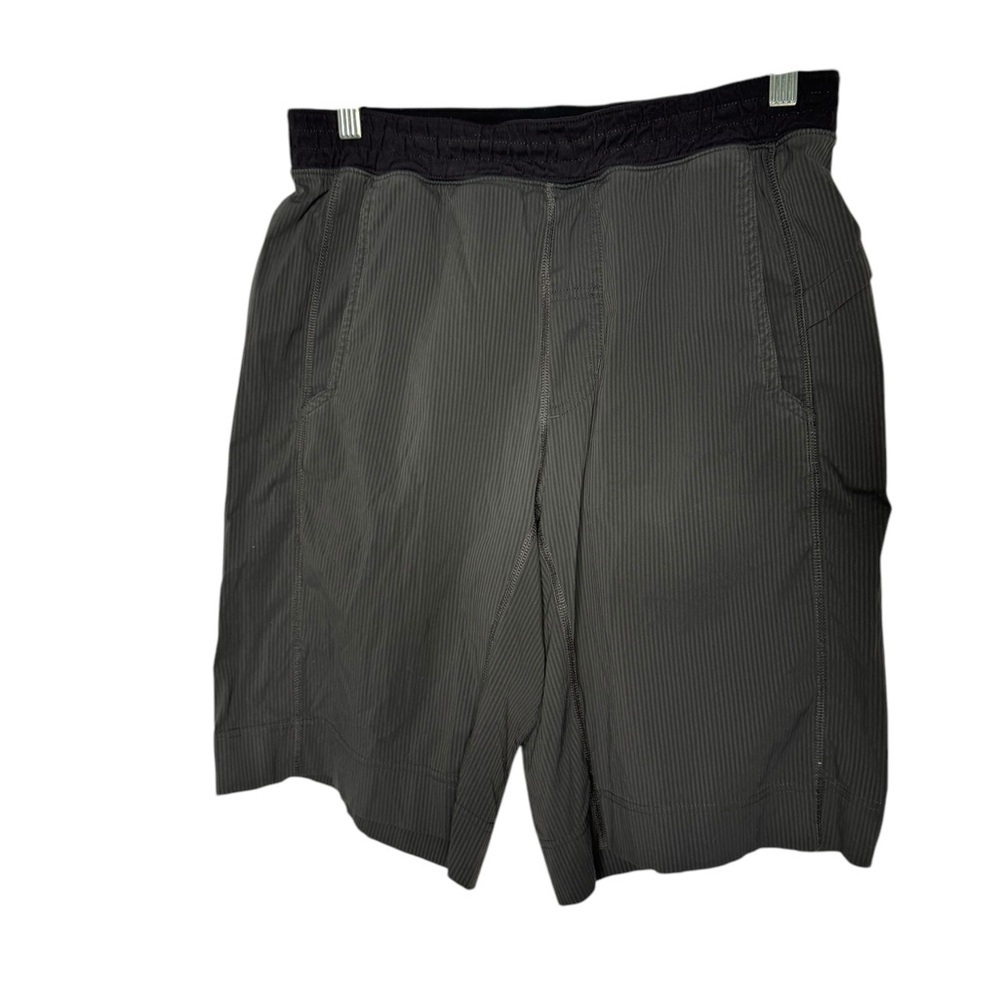 Lululemon Pin Stripe shorts men’s size small